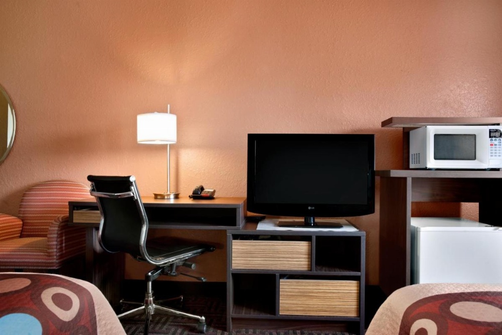Room image 4